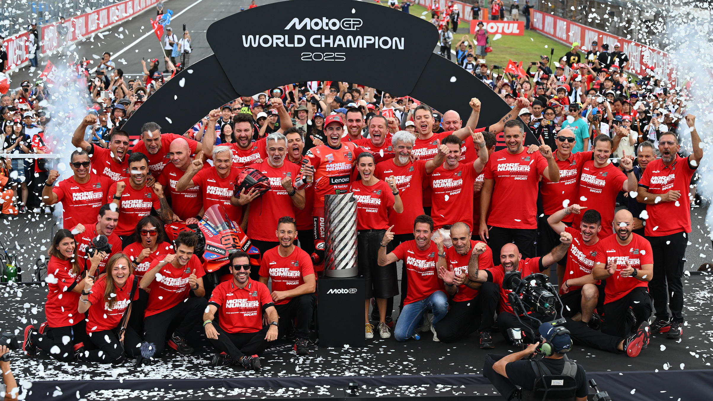 to-gamo-marc-marquez-ducati-ekleise-me-travmatismo-ekpliktiko-finale-sezon-sto-motogp-2025