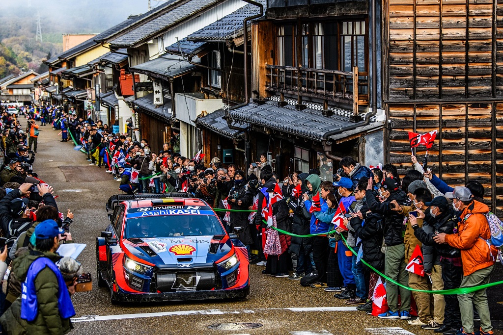 wrc-2025-o-sebastien-ogier-grafei-to-teleftaio-tou-kefalaio-kai-to-rally-den-tha-einai-pote-to-idio.