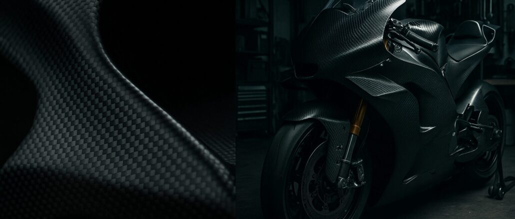 carbon-fiber-to-yliko-pou-nika-ti-varytita