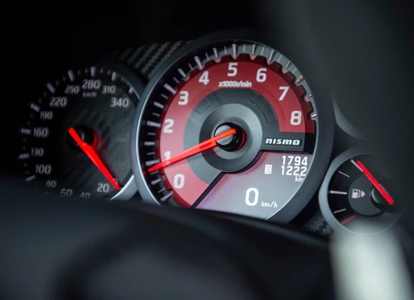 pos-doulevei-to-launch-control-sta-sygchrona-supercars-i-machi-ton-ilektronikon-gia-to-teleio-0-100 | ENGINE POWER pos-doulevei-to-launch-control-sta-sygchrona-supercars-i-machi-ton-ilektronikon-gia-to-teleio-0-100