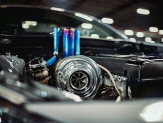 ti-einai-to-turbo-lag-kai-giati-exafanizetai-sta-sygchrona-moter-i-alitheia-piso-apo-to-turbo-ton-supercars