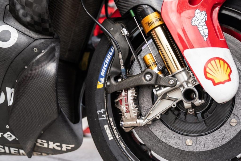 i-thermokrasia-ton-frenon-sto-motogp-to-aorato-orio-anamesa-sti-niki-kai-stin-katastrofi 1 | ENGINE POWER i-thermokrasia-ton-frenon-sto-motogp-to-aorato-orio-anamesa-sti-niki-kai-stin-katastrofi