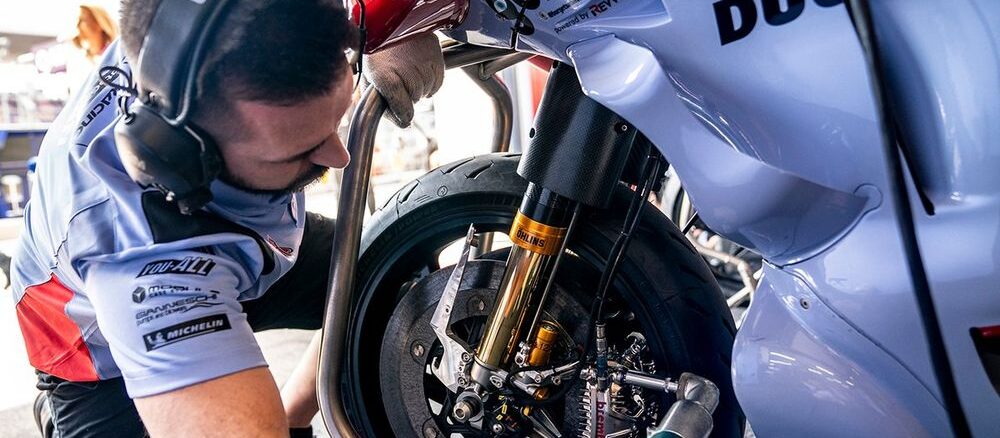 i-thermokrasia-ton-frenon-sto-motogp-to-aorato-orio-anamesa-sti-niki-kai-stin-katastrofi