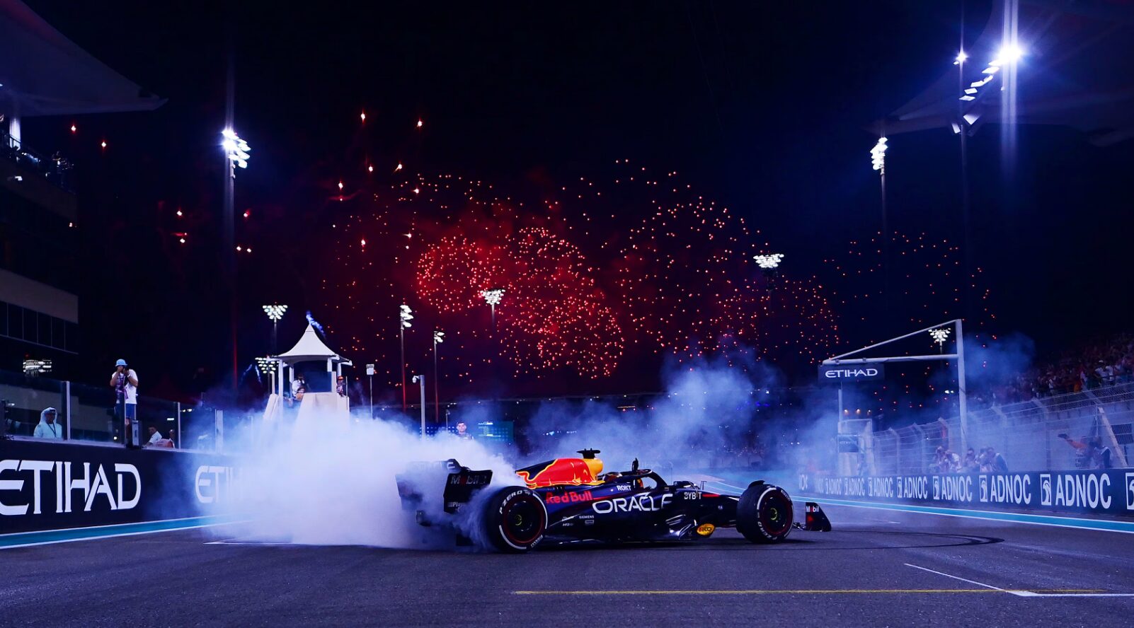 oi-pio-sygklonistikes-stigmes-tou-michanokinitou-athlitismou-gia-to-2025-f1-motogp-kai-nascar
