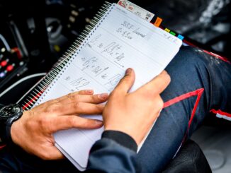 ta-spotter-notes-sto-wrc-pos-oi-odigoi-tou-wrc-prin-ti-dekaetia-tou-80-etrechan-choris-synodigo-kai-eftiachnan-simeioseis-me-to-myalo