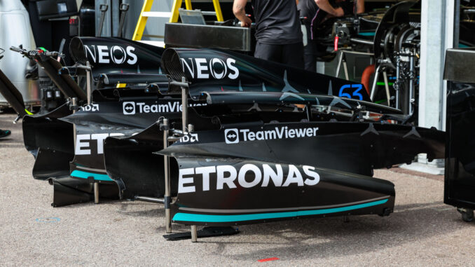 Mercedes AMG F1 Team W14 mechanical detail of the new side pods in the pitlane during the Formula 1 Grand Prix de Monaco Formula One World Championship from May 26 to 28 2023 on the Circuit de Monaco in Monaco - Photo Florent GoodenDPPI Credit to-sidepods-philosophy-sti-formula-1-giati-to-schima-ton-plainon-aeragogon-kathorizei-olokliri-ti-syberifora-tou-monothesiou