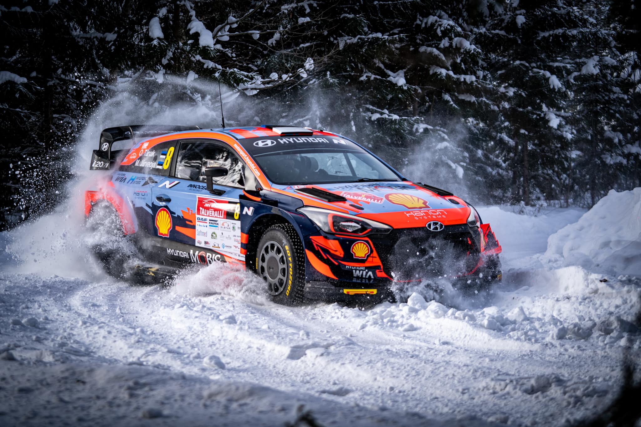 wrc-ott-tanak-christmas-o-lykos-tis-esthonias-kai-to-christougenniatiko-teras-ton-500-000e
