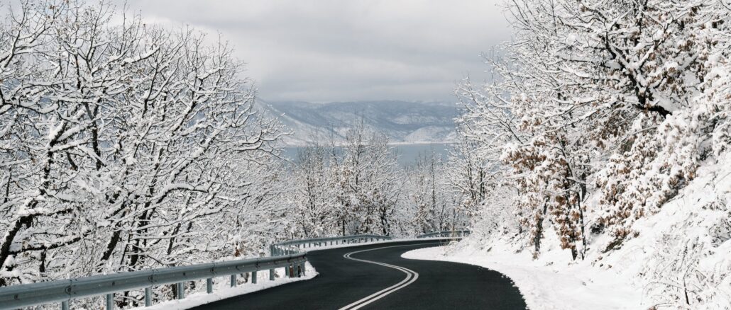 parnassos-fail-i-ellinida-influencer-pou-dielyse-to-g-wagon-ton-250-000e-sta-chionia-to-exodiko-tis-etaireias-to-viral-vinteo-kai-i-dikaiologia-pou-exorgise-to-pane