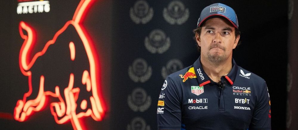 sergio-perez-to-na-eisai-teammate-tou-max-einai-i-cheiroteri-douleia-stin-f1-i-apokalyptiki-synentefxi-pou-kaiei-ti-red-bull-kai-to-paraskinio-mias-toxikis-schesis