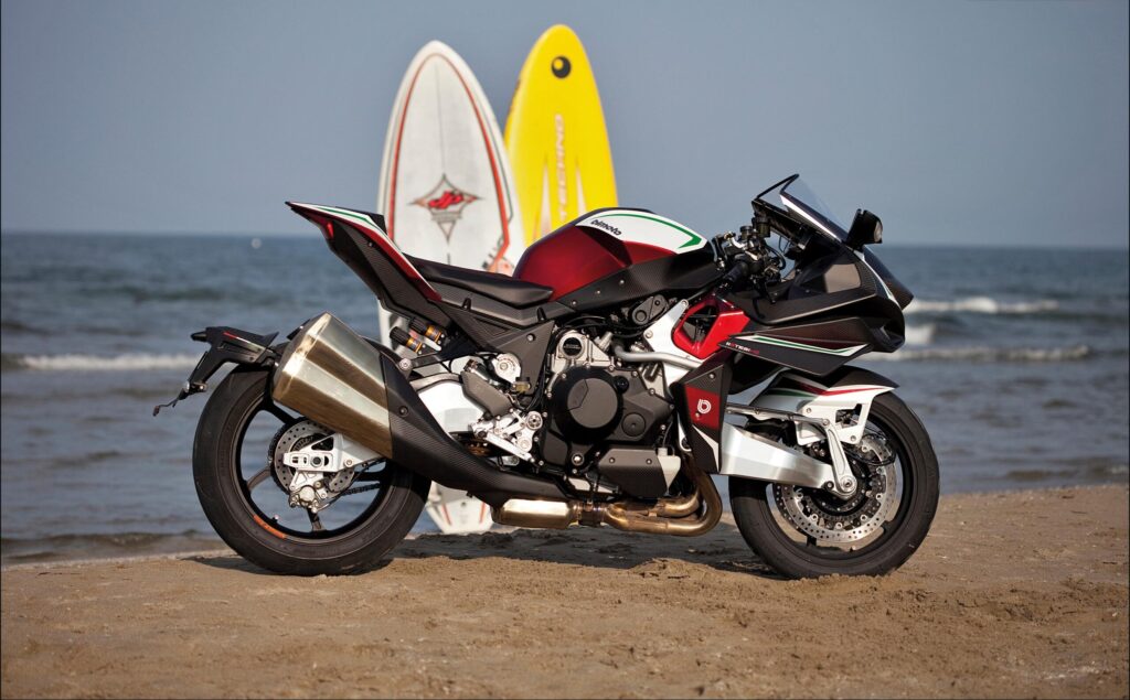 bimota-tesi-h2-i-epanastasi-tou-hub-center-steering