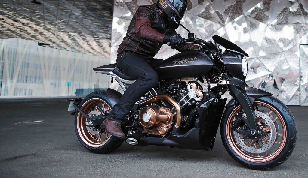 brough-superior-lawrence-to-rolls-royce-ton-dikyklon-epistrefei