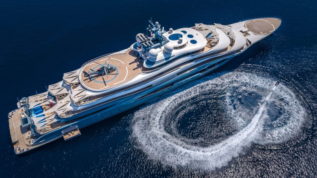 flying-fox-to-mega-yacht-ton-35-ekatommyrion-evro-tin-evdomada
