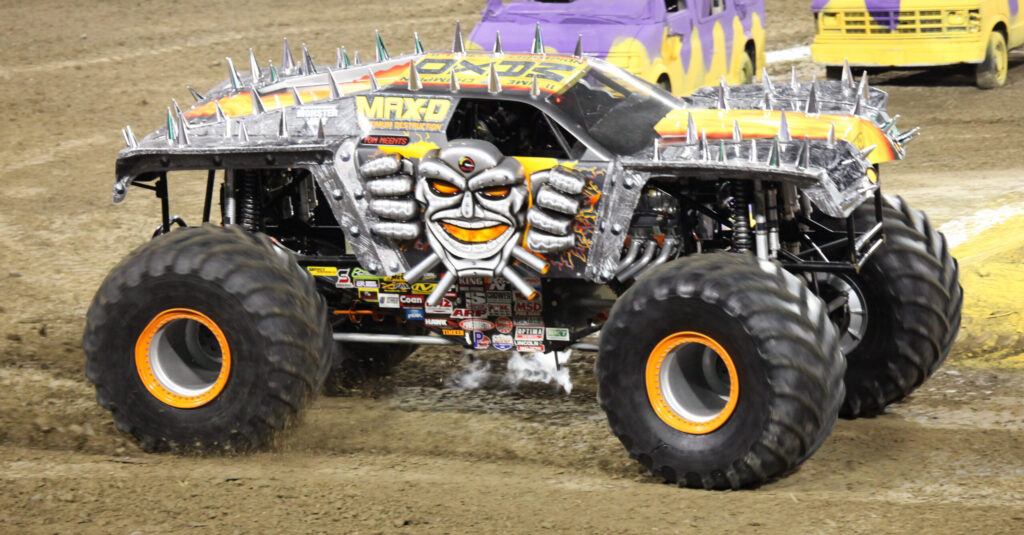 ta-5-pio-emvlimatika-monster-trucks-tis-istorias