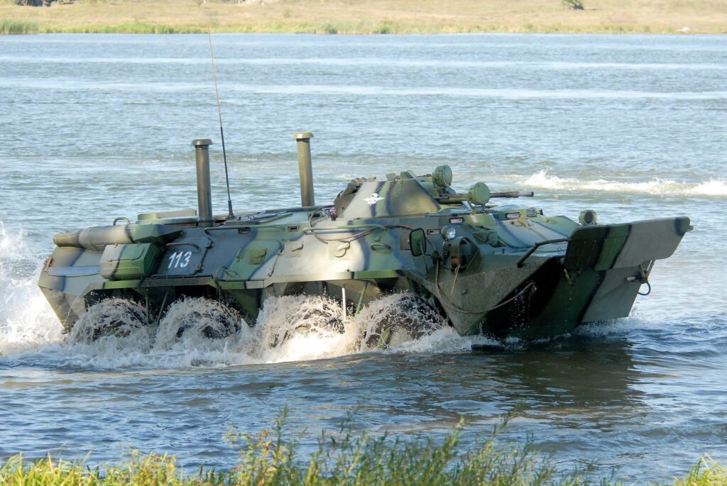ta-5-pio-epivlitika-stratiotika-amfivia