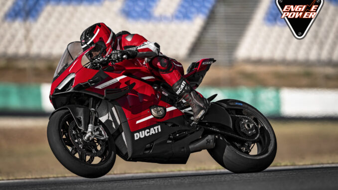 ducati-superleggera-v4-to-apolyto-carbon-aristourgima