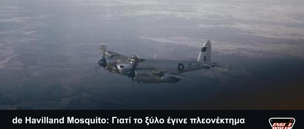de Havilland Mosquito PR XVI σε πτήση πάνω από τη Βεγγάλη το 1945, με πλήρη τίτλο, σλόγκαν και αυθεντικό λογότυπο Engine Power.