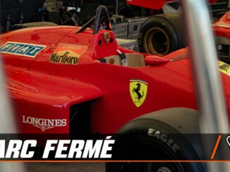 Parc fermé στη Formula 1: ιστορικά μονοθέσια Ferrari σε έκθεση με λογότυπο Engine Power