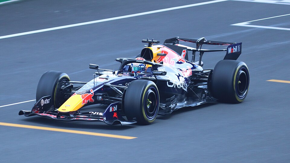 verstappen-red-bull-2026-archeio | ENGINE POWER Max Verstappen με τη Red Bull RB22 στην Κίνα το 2026 — φωτογραφία αρχείου